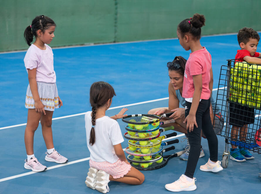 How to Choose the Right Racket Size for Your Child | Tennis 360